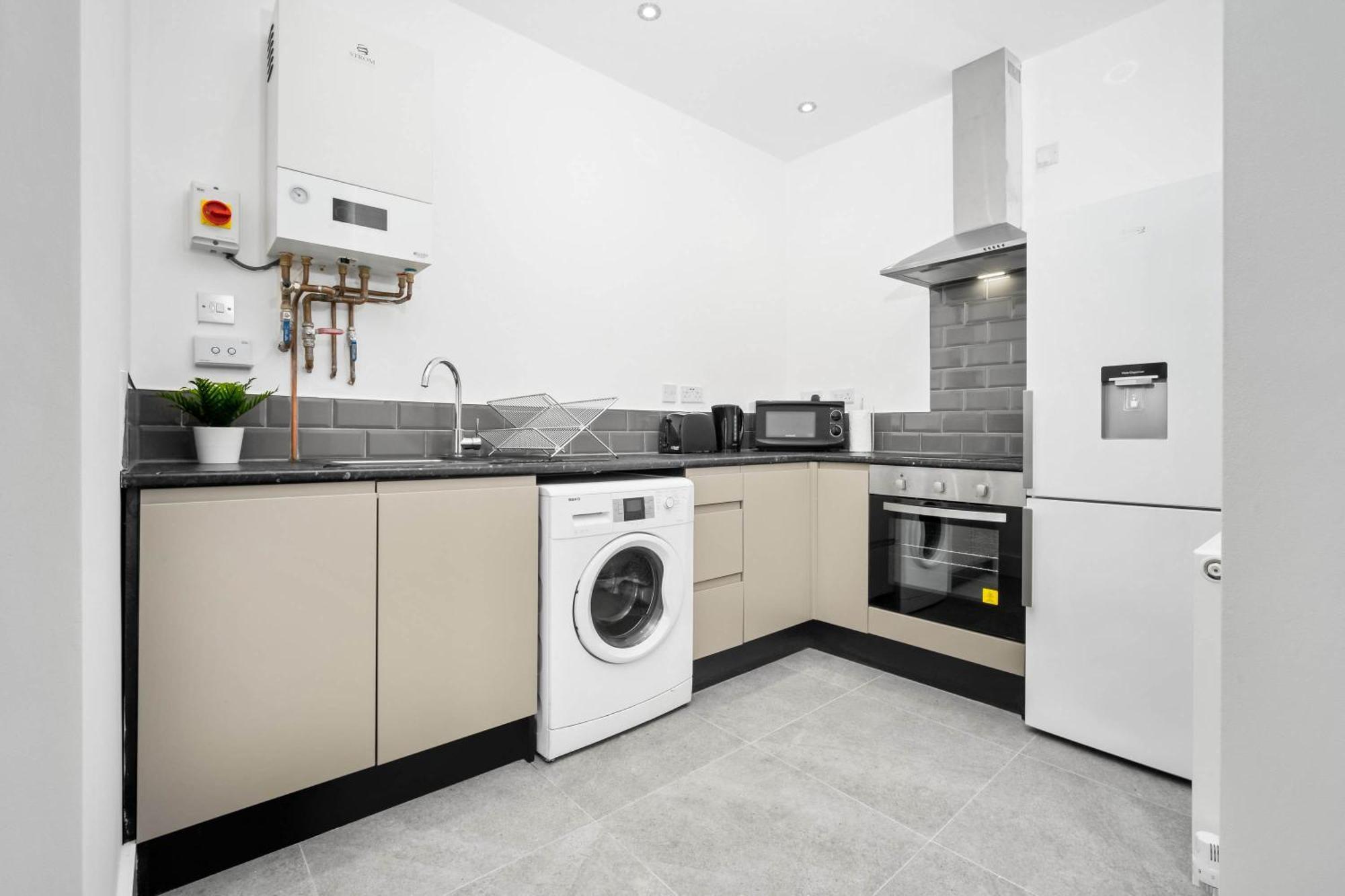 Stylish Apartment - Free Wifi & Netflix - On Street Parking - Double Bed - 49Ag Rowley Regis ภายนอก รูปภาพ